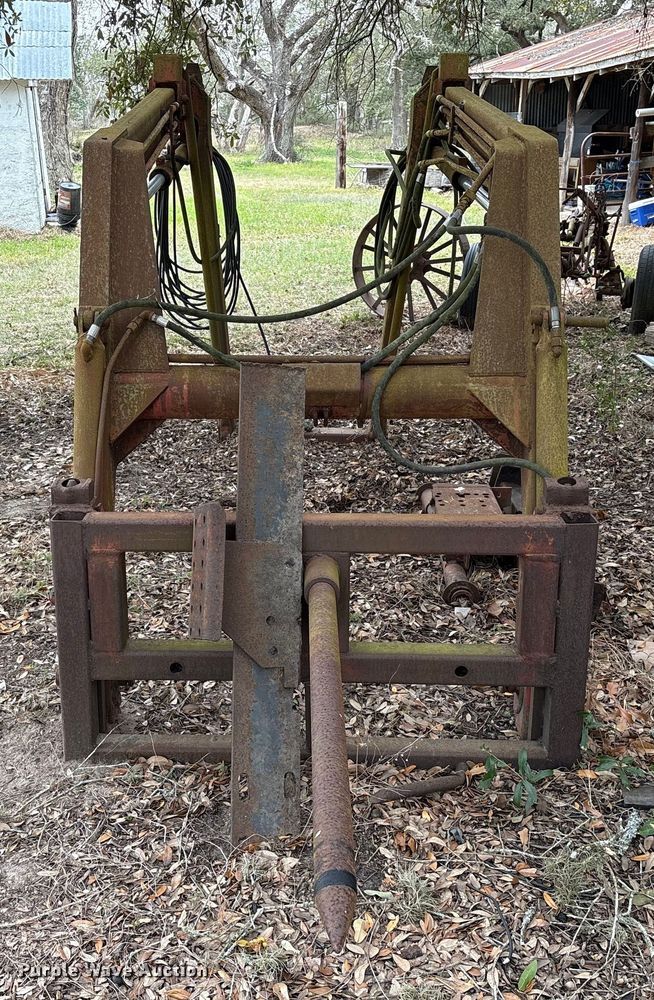 image for item EU7334 Tractor loader 