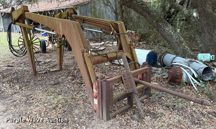 image for item EU7334 Tractor loader 