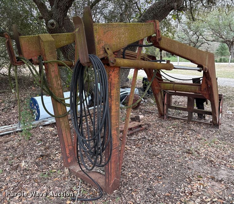 image for item EU7334 Tractor loader 