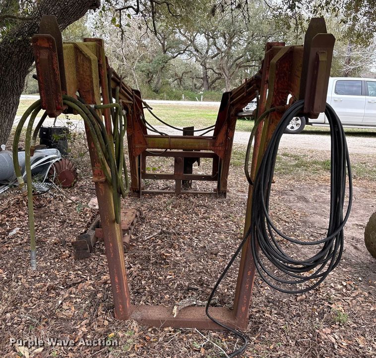 image for item EU7334 Tractor loader 