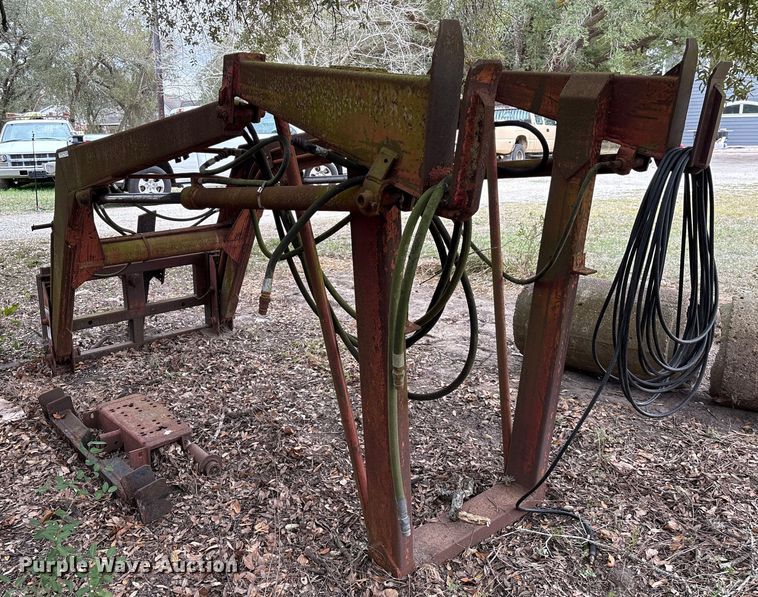 image for item EU7334 Tractor loader 