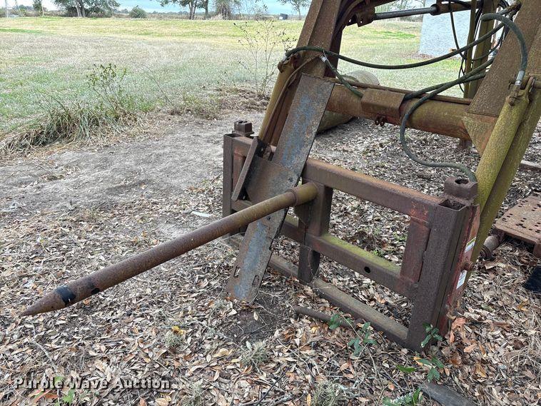 image for item EU7334 Tractor loader 