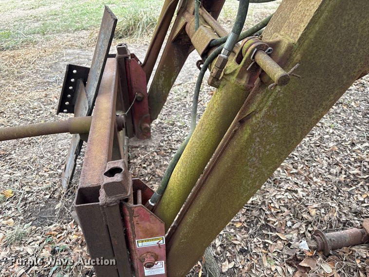 image for item EU7334 Tractor loader 