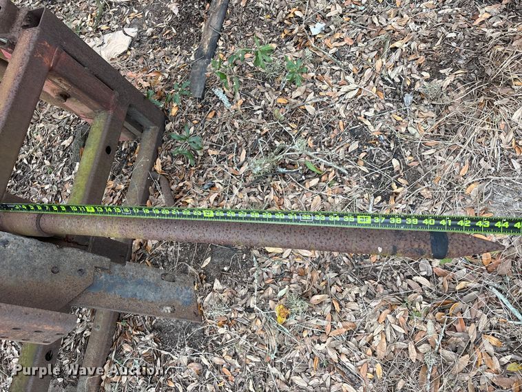 image for item EU7334 Tractor loader 