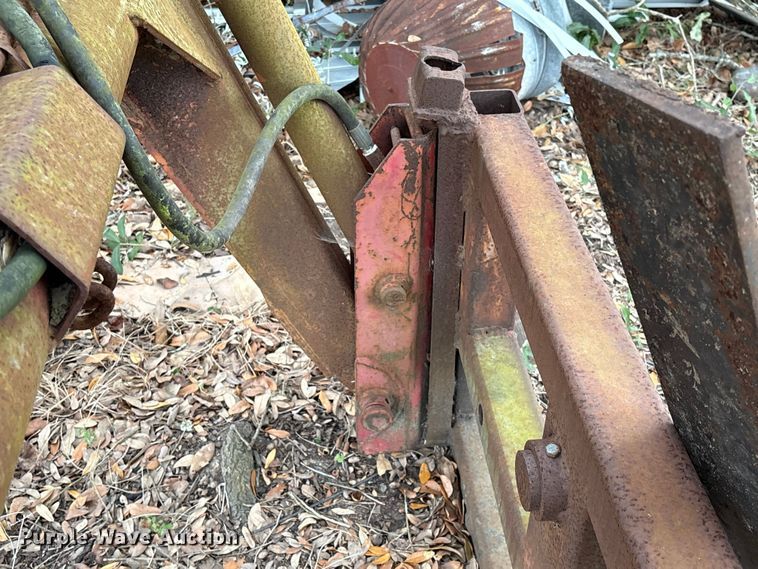 image for item EU7334 Tractor loader 