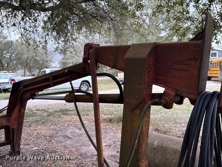 image for item EU7334 Tractor loader 