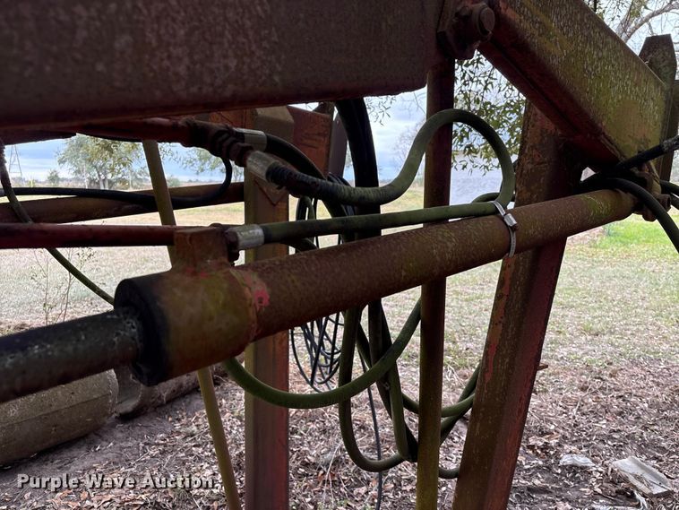 image for item EU7334 Tractor loader 