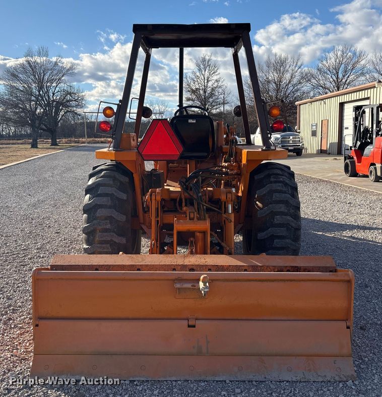 image for item EV2652 Case 480 ELL landscape tractor