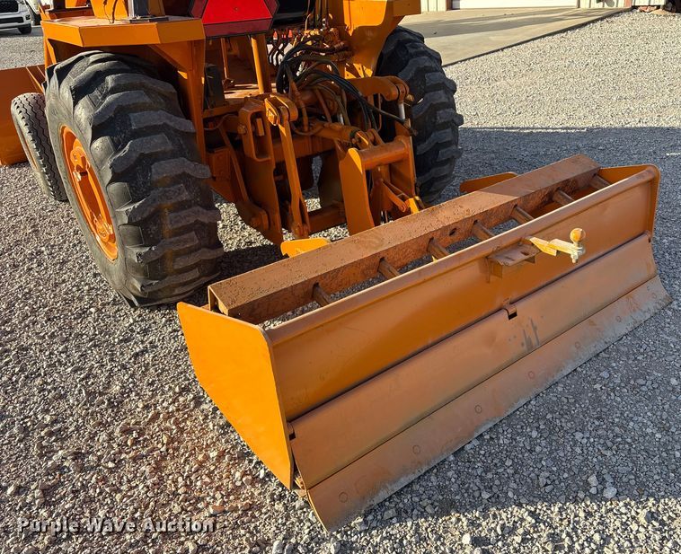 image for item EV2652 Case 480 ELL landscape tractor