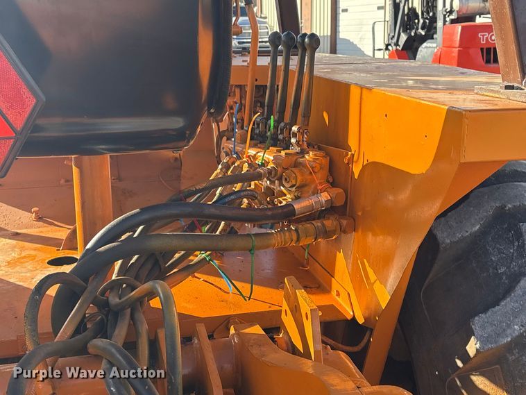 image for item EV2652 Case 480 ELL landscape tractor