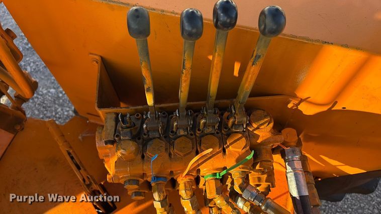 image for item EV2652 Case 480 ELL landscape tractor