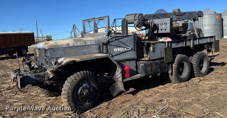 image for item FB0572 1953 IHC M62 tow truck