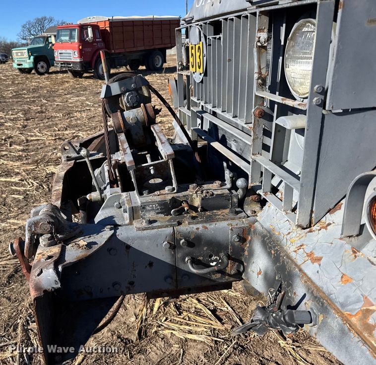 image for item FB0572 1953 IHC M62 tow truck