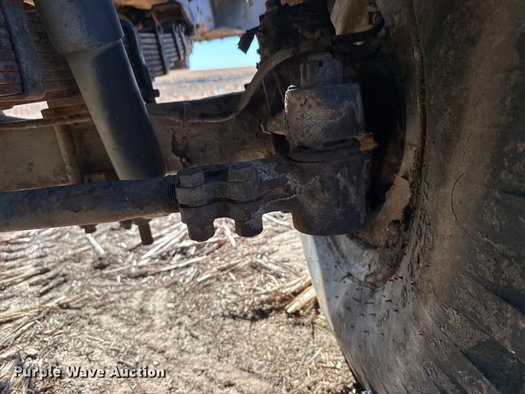 image for item FB0572 1953 IHC M62 tow truck