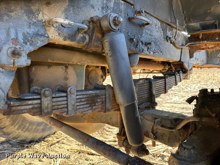 image for item FB0572 1953 IHC M62 tow truck