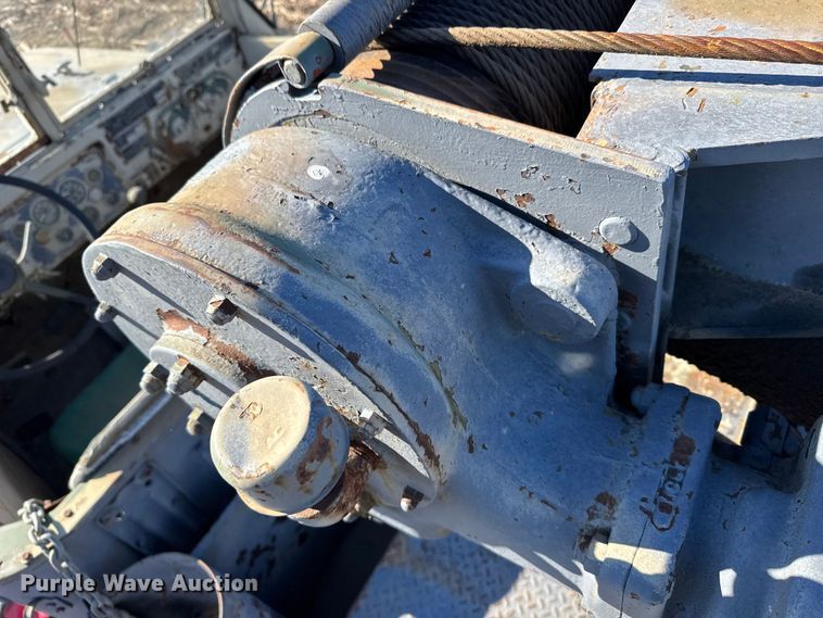 image for item FB0572 1953 IHC M62 tow truck