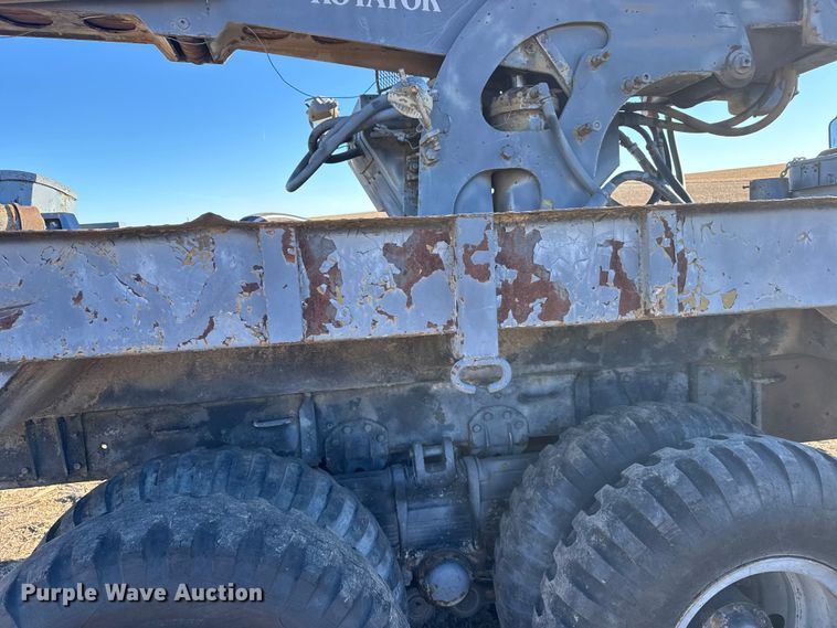 image for item FB0572 1953 IHC M62 tow truck