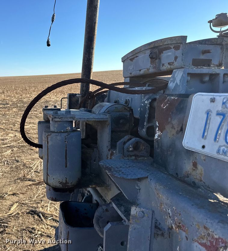 image for item FB0572 1953 IHC M62 tow truck