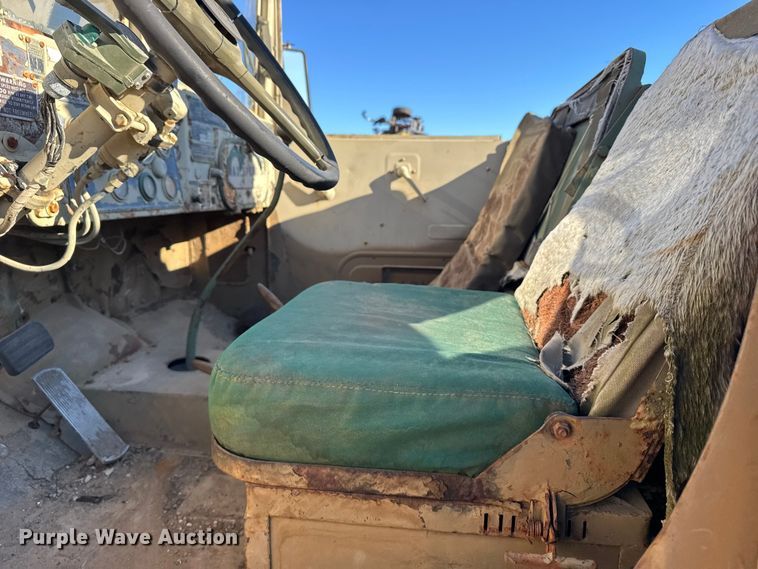 image for item FB0572 1953 IHC M62 tow truck