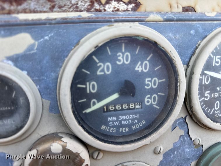 image for item FB0572 1953 IHC M62 tow truck