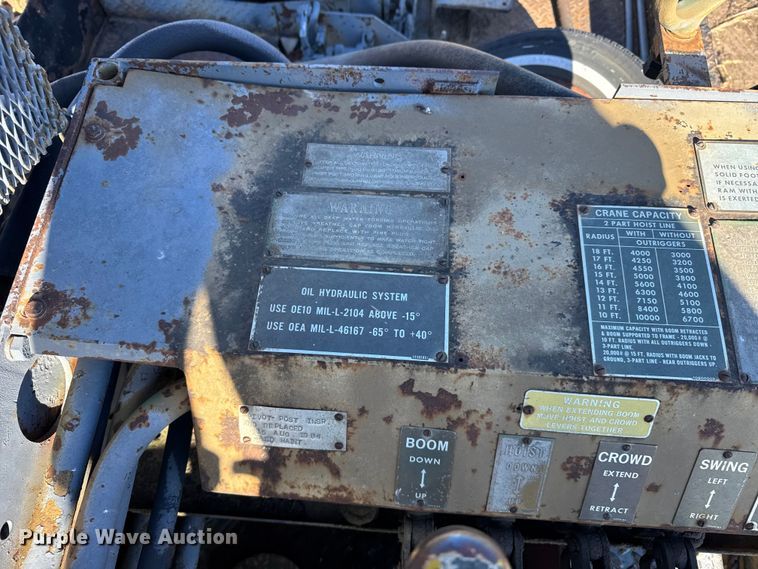 image for item FB0572 1953 IHC M62 tow truck