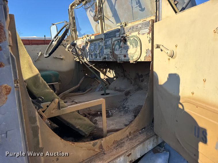 image for item FB0572 1953 IHC M62 tow truck