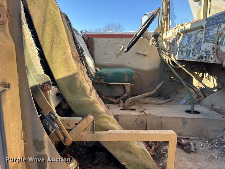 image for item FB0572 1953 IHC M62 tow truck