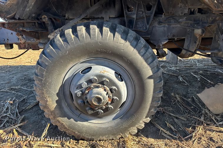 image for item FB0572 1953 IHC M62 tow truck