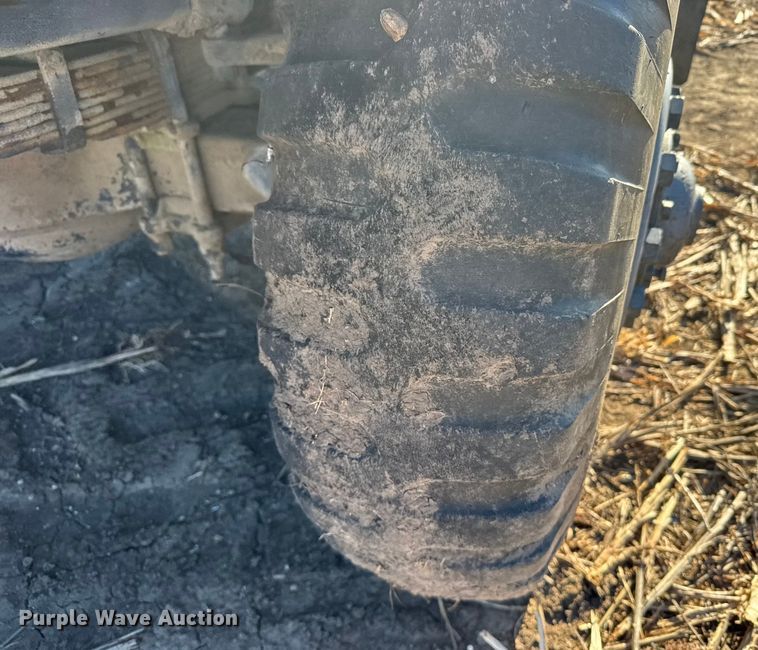 image for item FB0572 1953 IHC M62 tow truck