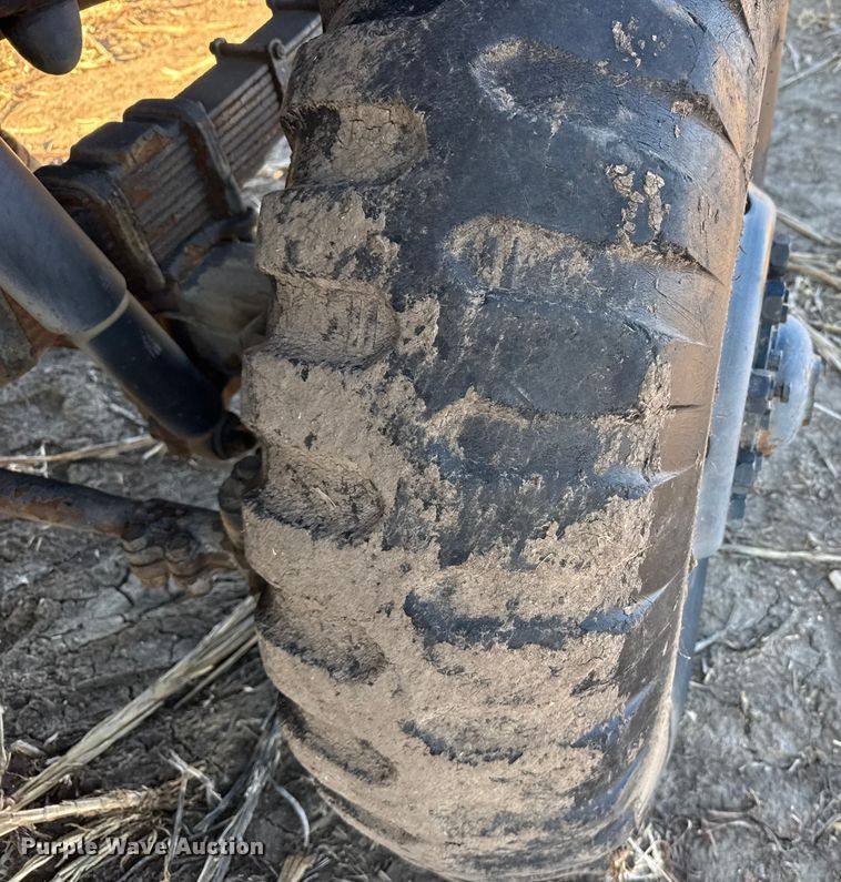 image for item FB0572 1953 IHC M62 tow truck