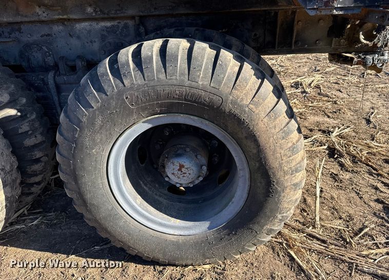 image for item FB0572 1953 IHC M62 tow truck