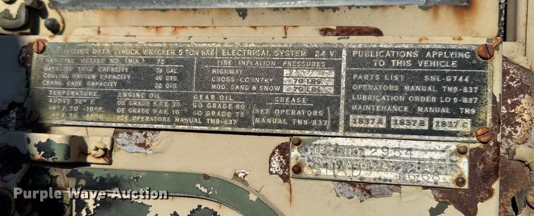 image for item FB0572 1953 IHC M62 tow truck