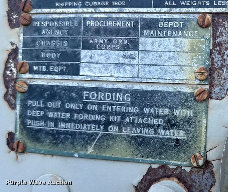 image for item FB0572 1953 IHC M62 tow truck