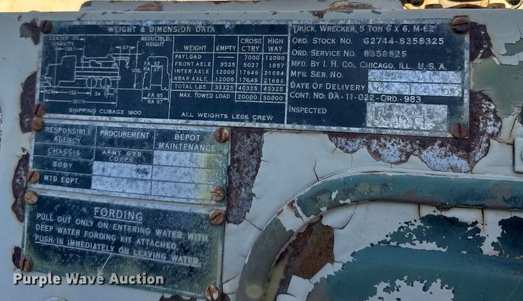 image for item FB0572 1953 IHC M62 tow truck