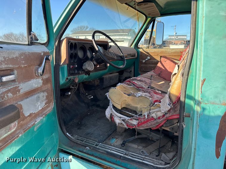 image for item FB0573 1973 Chevrolet C60 truck cab and chassis