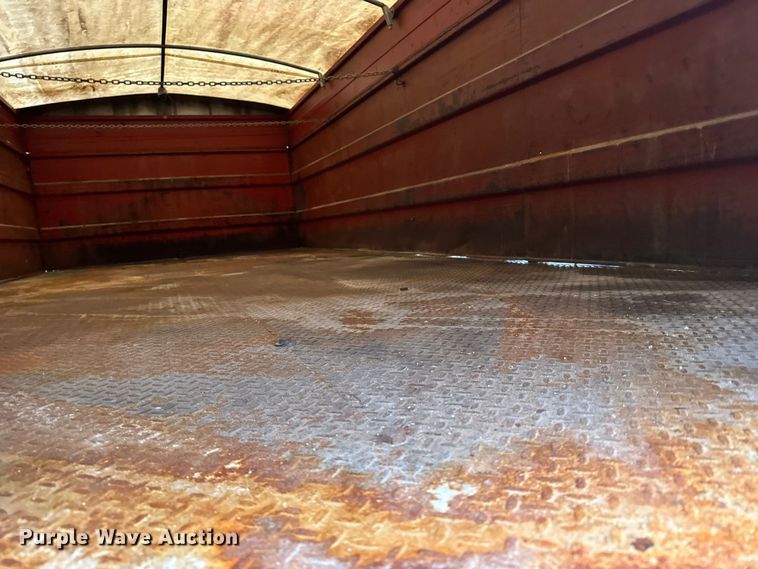 image for item FB0574 1981 International 1850 grain truck