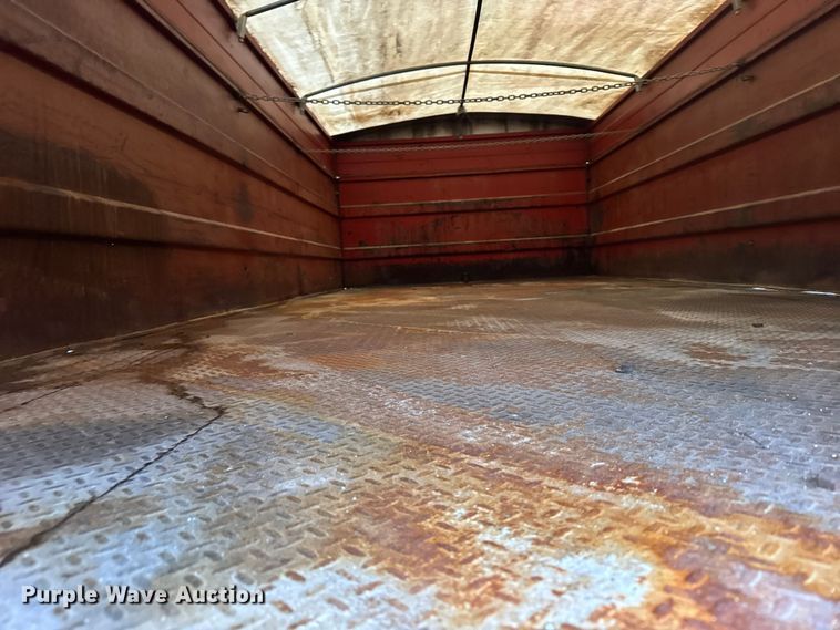 image for item FB0574 1981 International 1850 grain truck