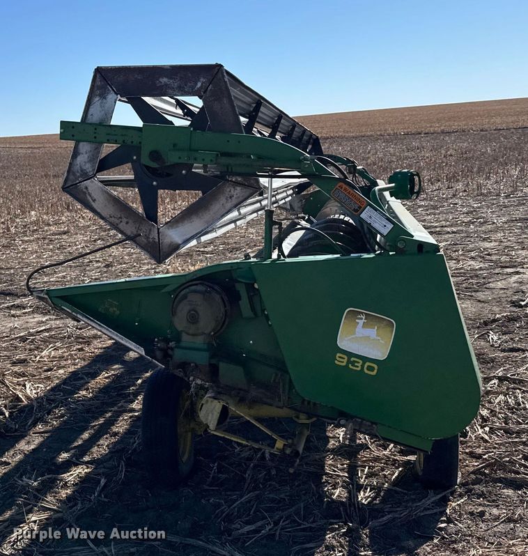 image for item FB0617 John Deere 930 rigid head