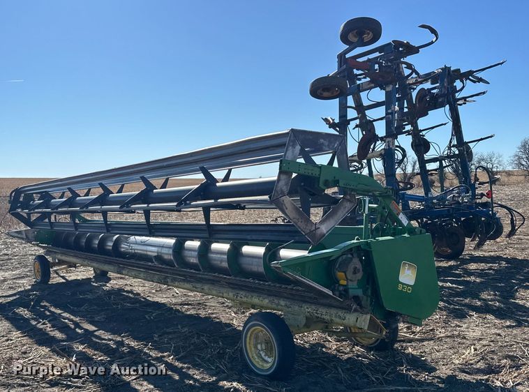 image for item FB0617 John Deere 930 rigid head