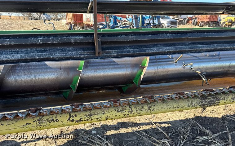 image for item FB0617 John Deere 930 rigid head