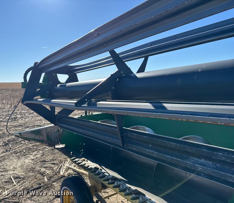 image for item FB0617 John Deere 930 rigid head