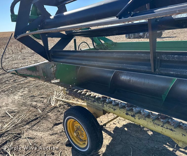 image for item FB0617 John Deere 930 rigid head