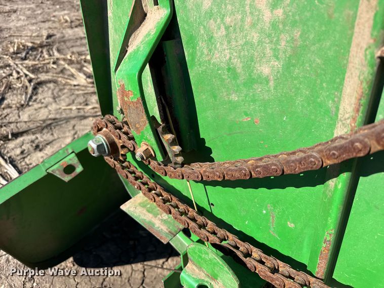 image for item FB0617 John Deere 930 rigid head