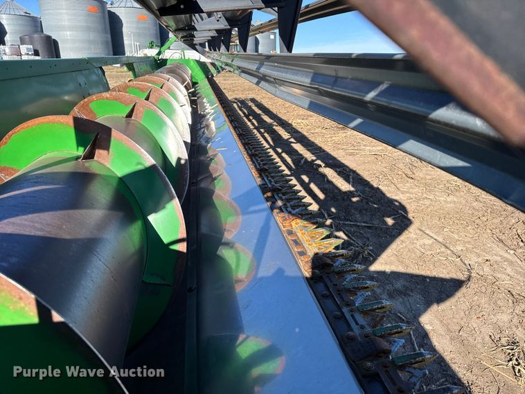 image for item FB0617 John Deere 930 rigid head