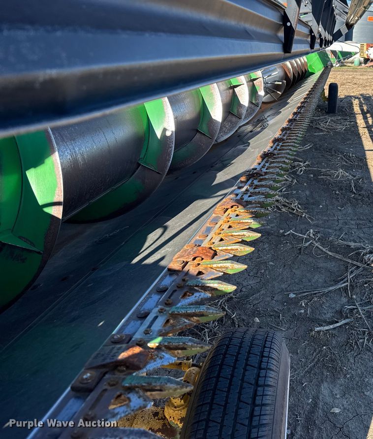 image for item FB0617 John Deere 930 rigid head