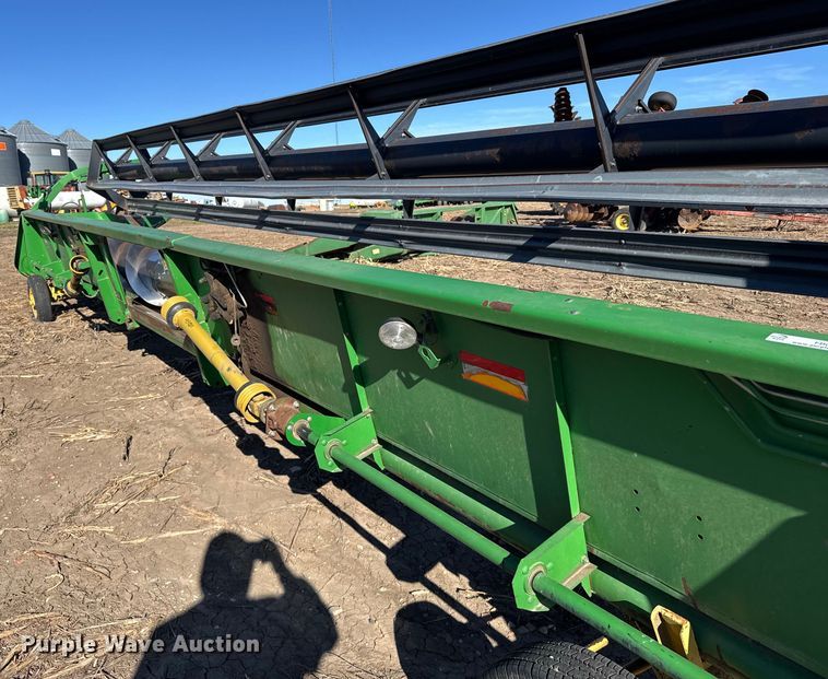 image for item FB0617 John Deere 930 rigid head