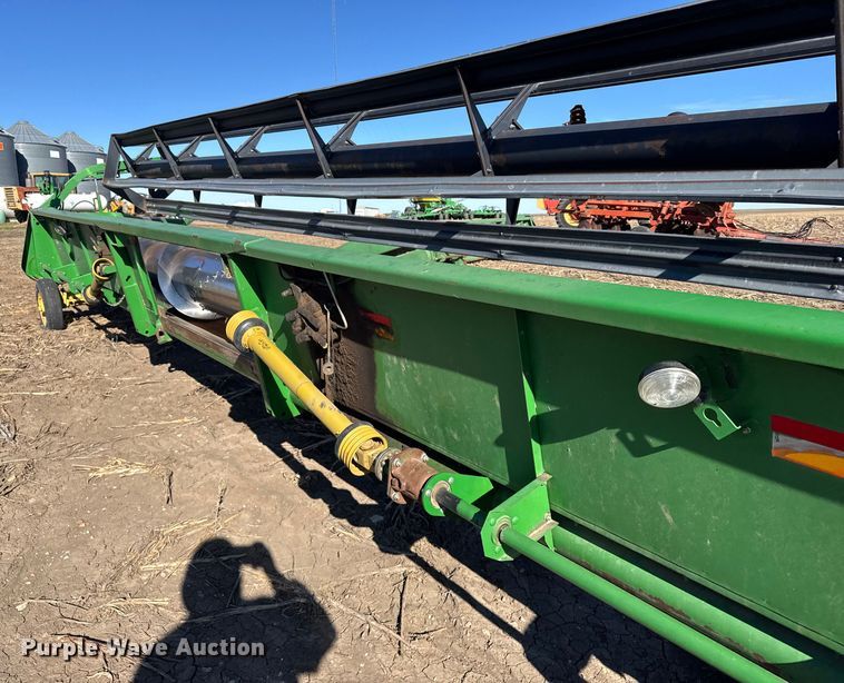 image for item FB0617 John Deere 930 rigid head