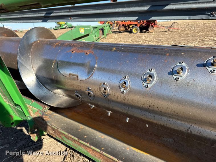 image for item FB0617 John Deere 930 rigid head