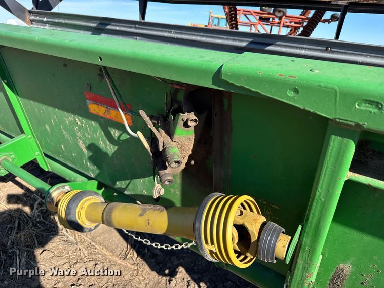 image for item FB0617 John Deere 930 rigid head