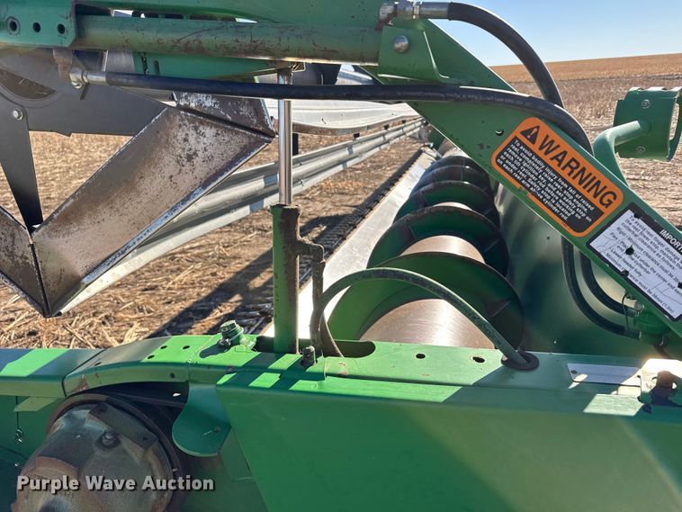 image for item FB0617 John Deere 930 rigid head